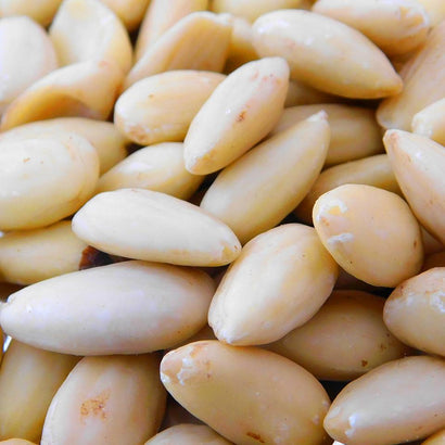 ALMENDRA ENTERA  SIN CUTICULA  (CAJA 11.34 KG)